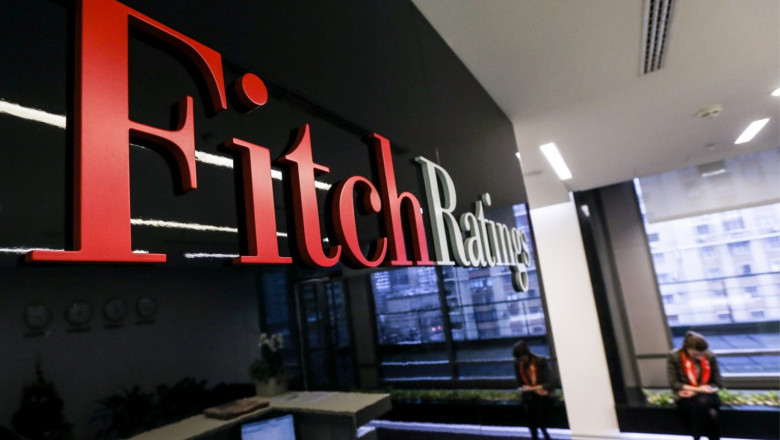 Fitch decide vineri dacă va retrograda ratingul României la categoria junk. Negrescu: „Agenția are câteva…