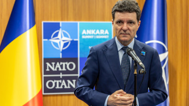 Nicușor Dan explică soarta pistolului primit de la Erdogan la NATO