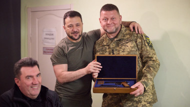 Zelenski și Zalujnîi, în top: Ce scoruri ar obține într-o cursă prezidențială în Ucraina