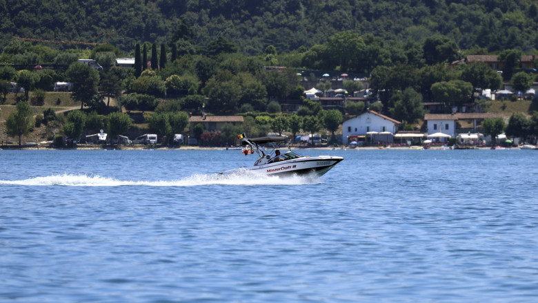Un român de 29 de ani a dispărut în apele unui lac din Italia, după ce a salvat un copil de 7 ani de la…