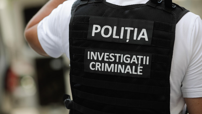 Un inculpat din clanul Buricea, din Brăila, a mers acasă la un poliţist de la Investigaţii Criminale, care…