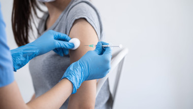Sănătatea României: Vaccinuri suficiente pentru copii, noi doze din iulie