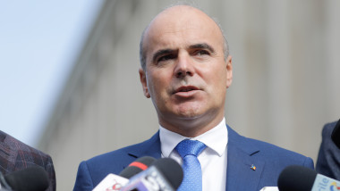 Rareș Bogdan: „Știi ce puteai face, Ilie?” Critică negocierile lui Bolojan cu CE