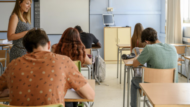 Elevii întârziati la Bac 2026 pot susține examenul la ora 13:00