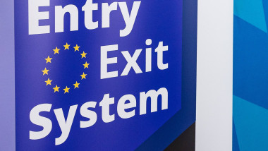 Zboruri „pe jumătate goale” din cauza cozilor la controlul frontierelor UE