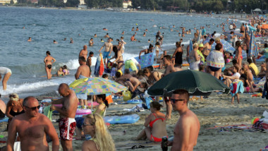 Escroci în turism: Cum să evitați înșelăciunile în sezonul vacanțelor