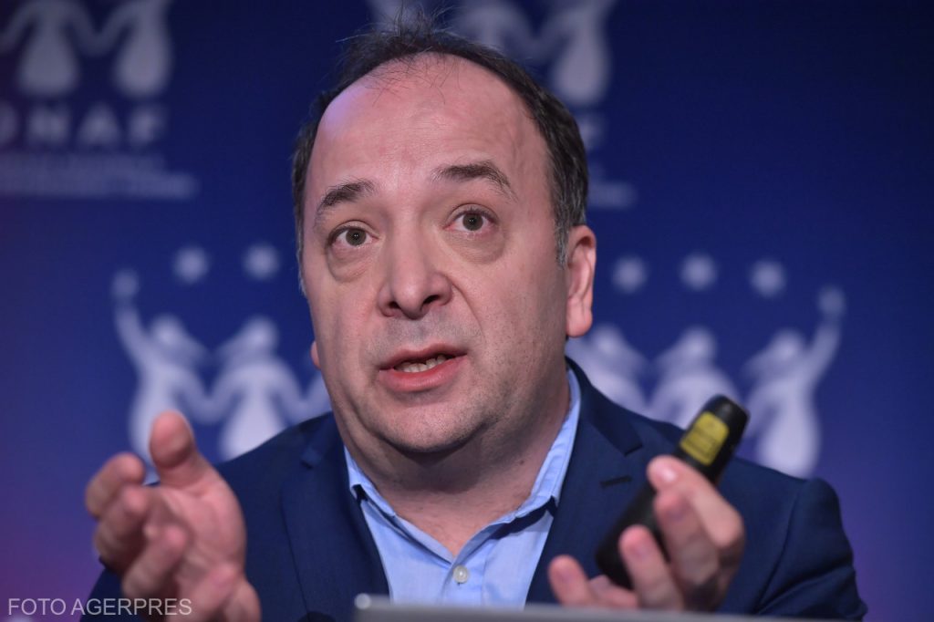 „Vineri va fi o zi decisivă”. Un cunoscut economist explică de ce urmează „o decizie pe muchie de cuțit” pentru România