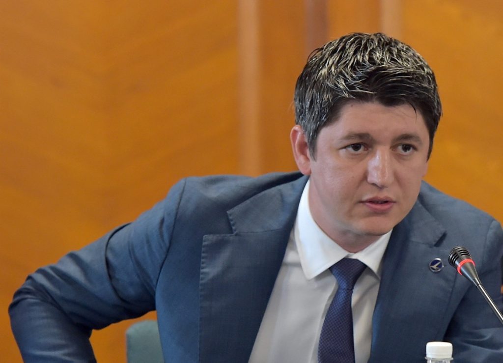 TAROM numără un nou director general, fostul șef refuză mandatul