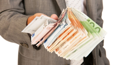 Șantajată cu 100.000 de euro, femeia care și-a ucis mama pentru avere vorbește despre adevăr