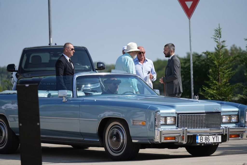 FOTO Ion Țiriac a făcut senzație la inaugurarea Sălii „Nadia Comăneci”: a venit cu un Cadillac din anul 10-lui perfect! Cât valorează mașina