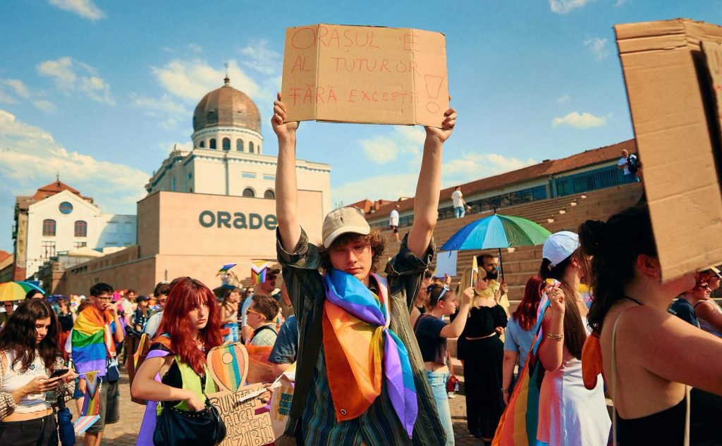 Primăria Oradea a interzis din nou marșul Pride, programat sâmbătă. Organizatorii acuză „homofobie instituțională” și anunță că evenimentul va avea loc