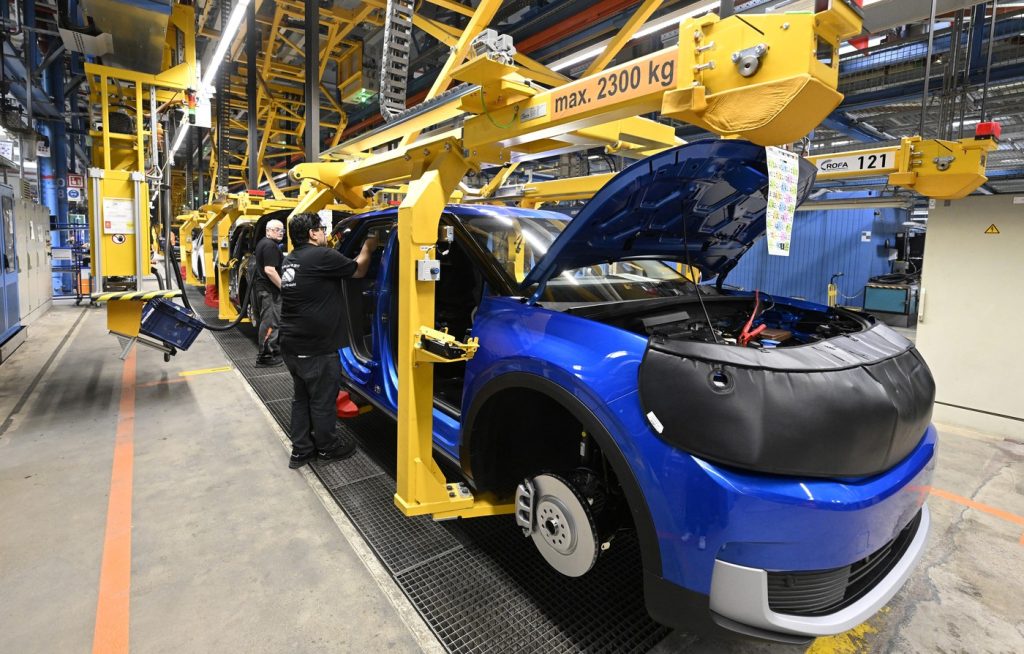 Germania: De ce dispar locuri de muncă din industrie. Pierderi de 200.000 pe an