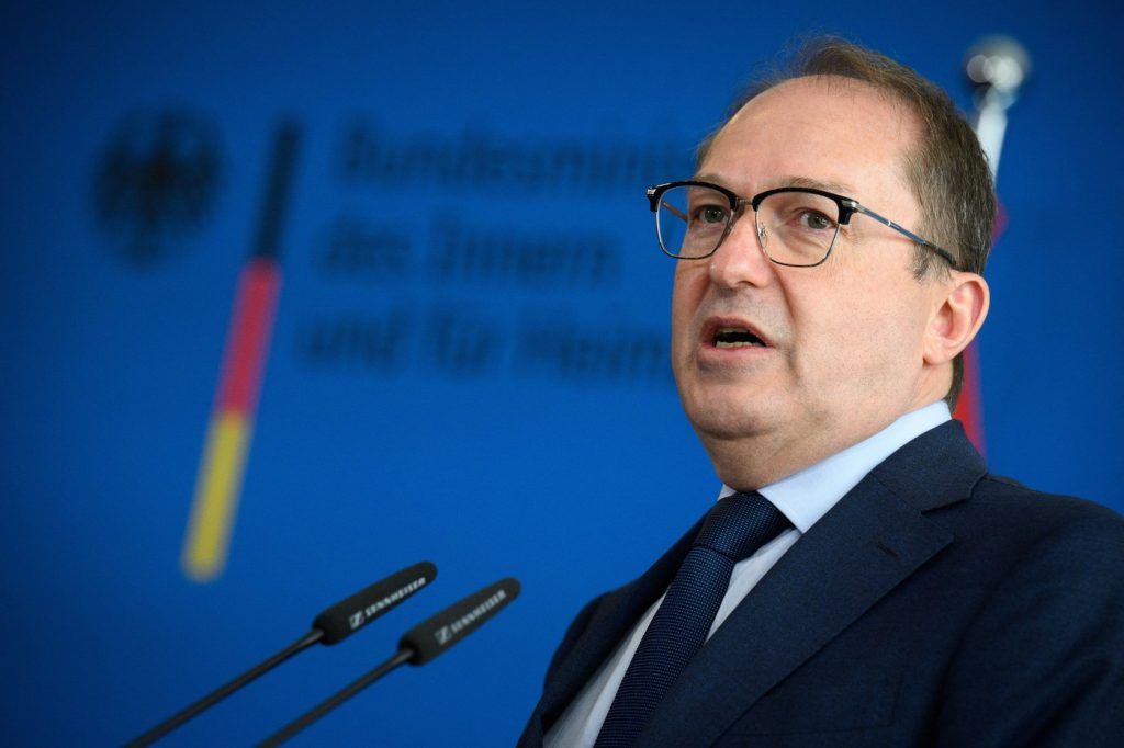 Germania și-a ridicat nivelul de alertă. Ce spune ministrul de interne