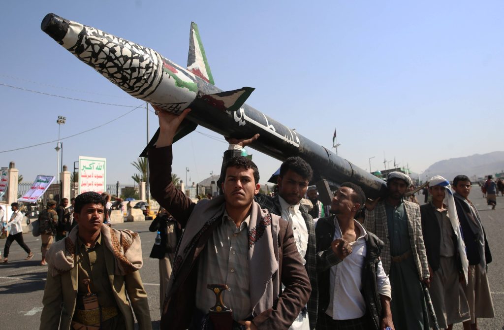Comandanți ai Gărzii Revoluționare și echipamente pentru rachete. Mișcarea secretă, făcută cu un avion, de Iran pentru sprijinirea unor aliați strategici