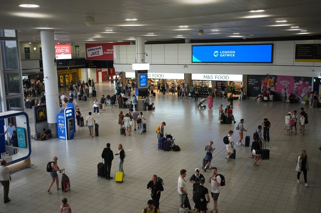 Al doilea aeroport ca mărime din Regatul Unit a rămas fără apă curentă. Probleme la Gatwick