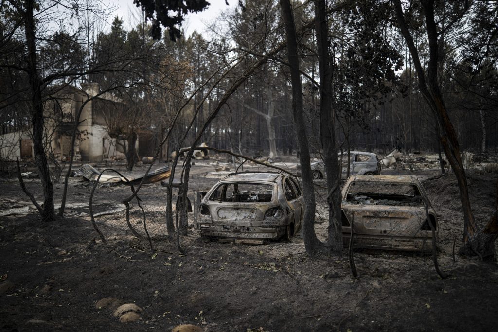 10 imagini care arată amploarea incendiilor din Franţa