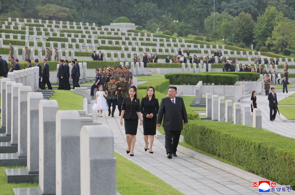 FOTO Succesoarea aparentă a lui Kim Jong Un, prezentată din nou la un eveniment public important