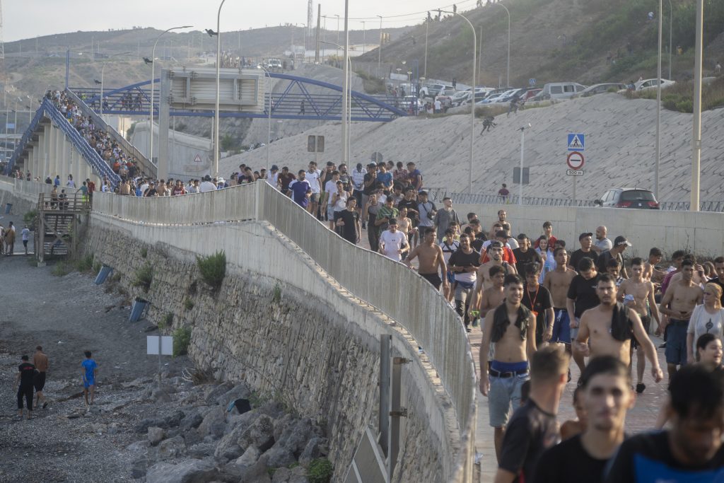 Cum a ajuns enclava spaniolă Ceuta o destinație pentru migranții care încearcă să ajungă în Europa