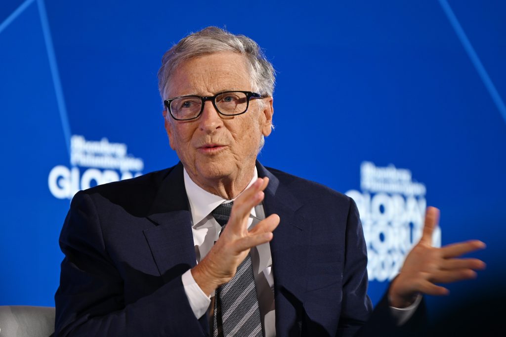 Bill Gates a lansat apel AI: taxă și locuri de muncă pentru oameni