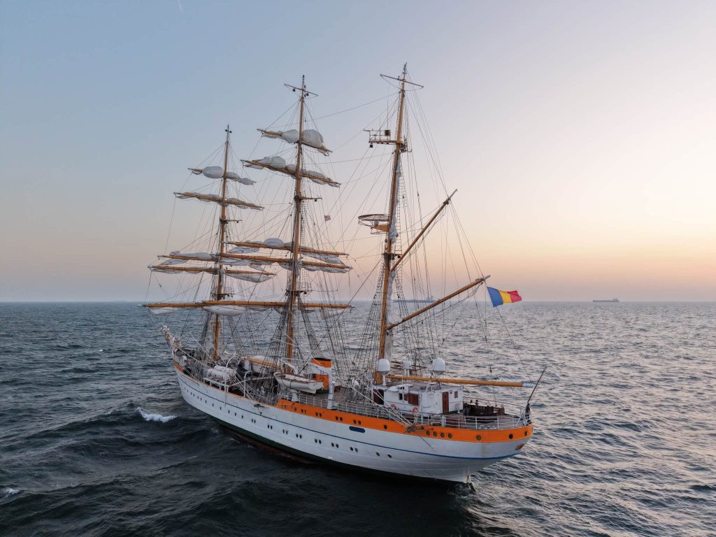 Bricul Mircea sărbătorește Ziua Marinei: navă deschisă la vizitare