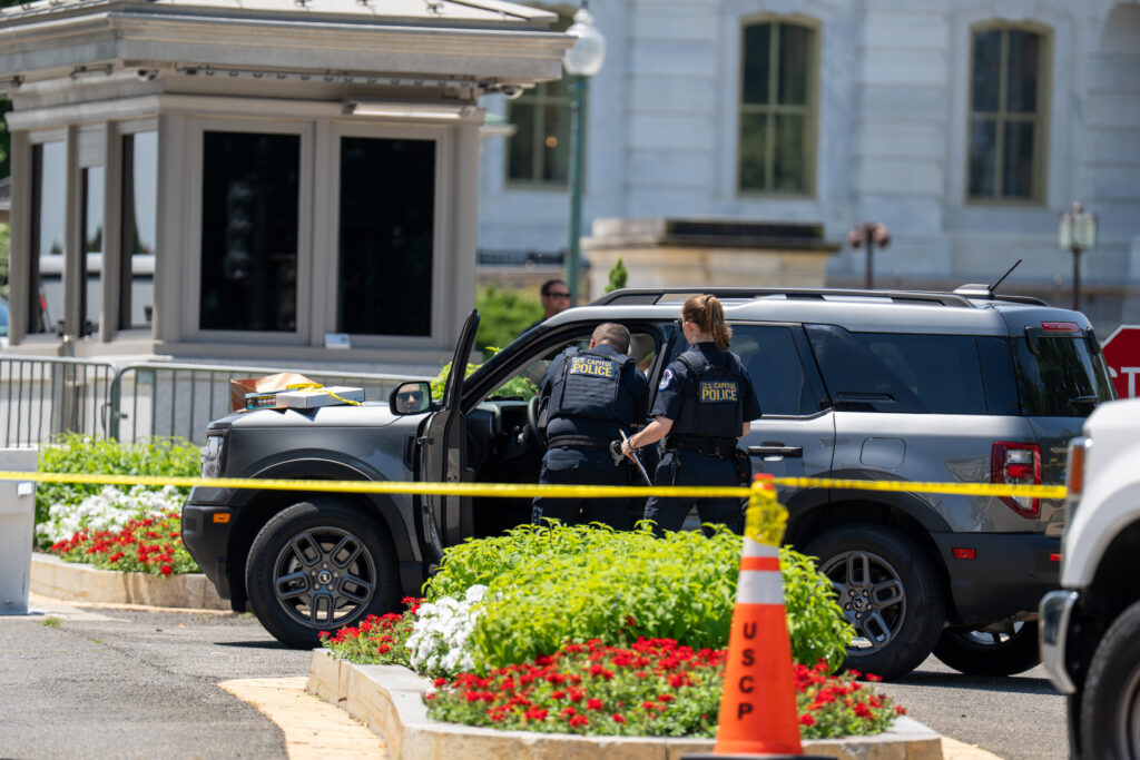 Bărbat din California arestat lângă Capitolul SUA cu ghilotină