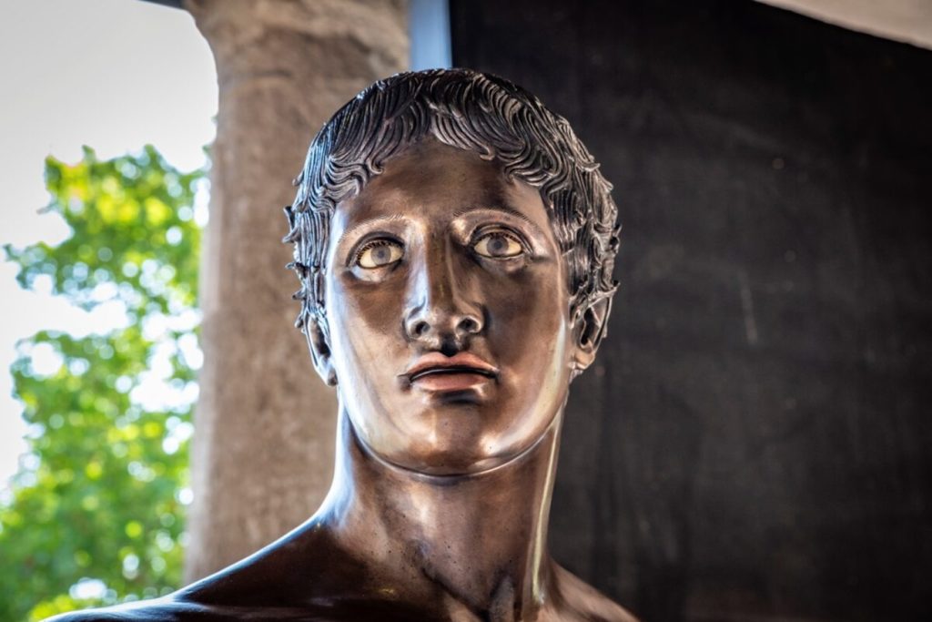 Capodoperă grecească antică reconstituie la Pompei