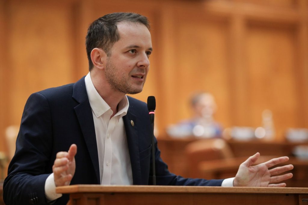 USR atacă PNL și UDMR: „Au închis ochii cu un pretext convenabil”