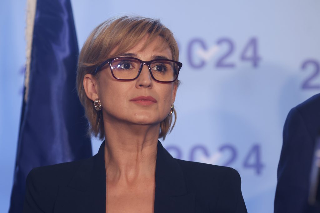 Numire-surpriză în PNL. O fostă jurnalistă, susținătoare a lui Mircea Geoană, votată direct șefă la una dintre filialele de sector din București