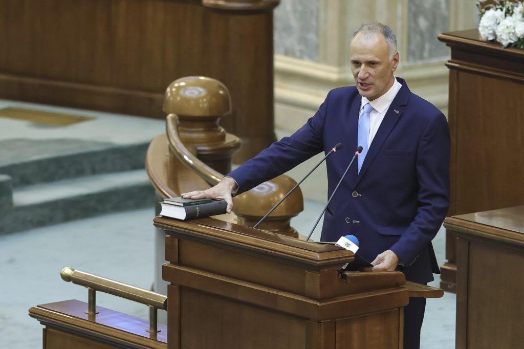 USR va contesta Legea ANI CCR: PSD și AUR s-au inspirat din stalinism