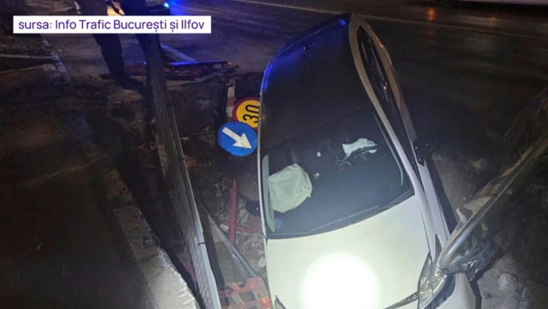 Accident în București: șoferul a intrat cu mașina în groapă pe șantier