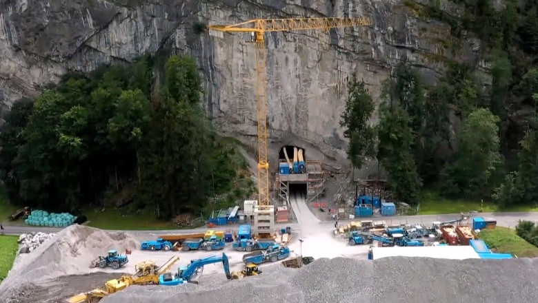Seifuri de lux în Alpii elvețieni: costul unei caverne securizate