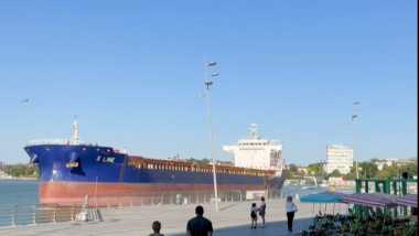 Accident naval în Portul Tulcea: un vapor scăpat de sub control a scufundat două bărci și a lovit alte cinci, plus două pontoane