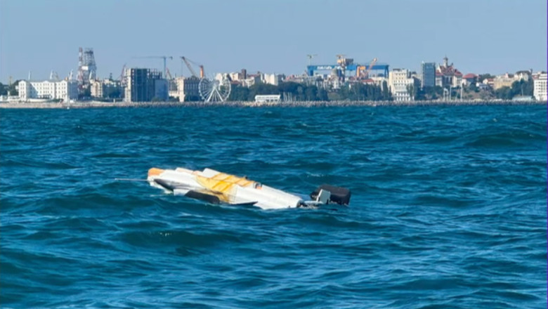 Resturi de dronă, găsite în Marea Neagră în largul unor plaje din Constanța. O altă aripă, văzută plutind…