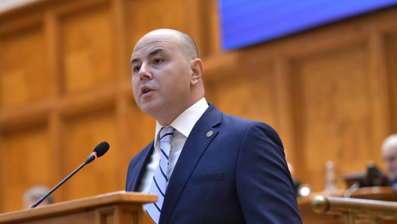 Opiul săptămânal livrat activului PSD: Muraru cere congres liberal