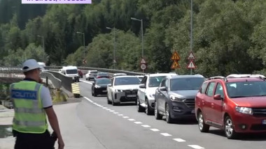 Video Ultimul weekend de vară aduce aglomerație pe Valea Prahovei: Pe DN1 se circulă bară la bară