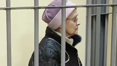 O pensionară de 70 de ani a fost condamnată la 15 ani de închisoare în Rusia pentru că a trimis 600 de euro armatie ucrainene