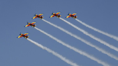 Video BIAS 2026. Maeștrii aerului fac spectacol pe cerul Capitalei: F-16, IAR-330 Puma, Spartan şi Hercules evoluează sâmbătă