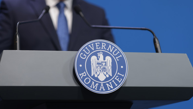 Criza politică de 3 luni: USR propune compromis, soluții scad