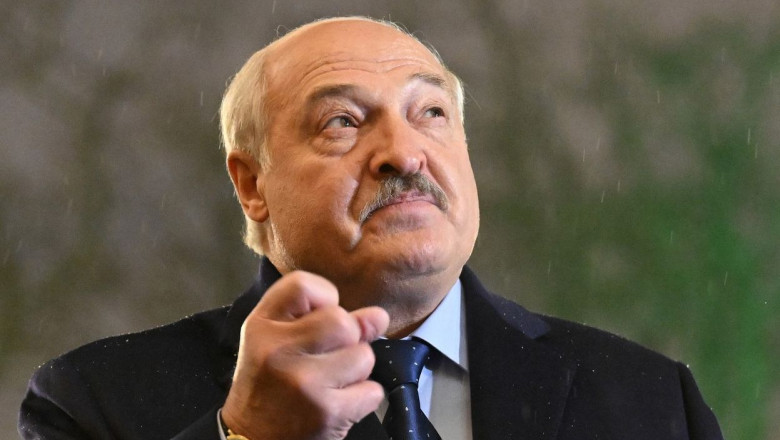 „Am început deja formarea unităților militare”. Belarus inființează o brigadă de asalt aeropurtat la 40 km…