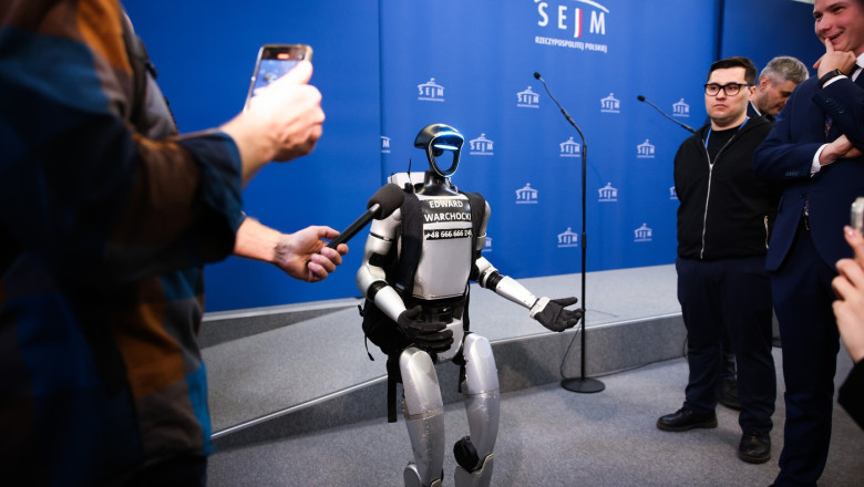 Robot chinezesc intră în bază a Marinei poloneze, fără atenție
