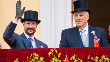 Haakon, prințul care a evitat viața regală, devine rege al Norvegiei