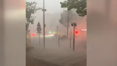 Video Furtuni violente și tornadă în Franța. Zeci de oameni au fost răniți, sute de case au fost avariate