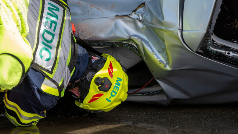 5 adolescenţi au murit după ce au circulat pe contrasens pe autostradă. Guvernul irlandez denunţă un…