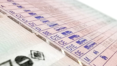 Se scumpesc permisul de conducere și certificatul de înmatriculare. Cât vor costa documentele auto începând cu 15 septembrie