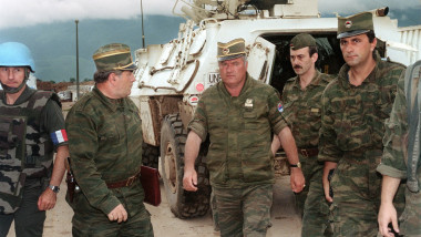 Ex-lider militar sârbilor bosniaci, Ratko Mladic, a murit în detenție
