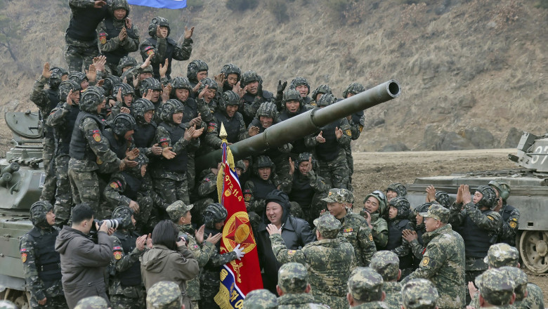Zelenski anunță o desfășurare masivă de militari nord-coreeni în Rusia. Noua estimare o depășește pe cea…