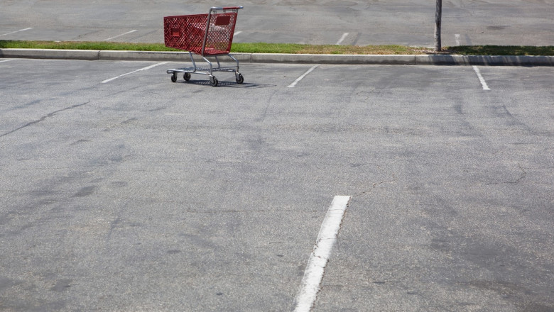 Supermarketurile, soluție-surpriză pentru lipsa locurilor de parcare în cartiere: ce prețuri și reguli se…