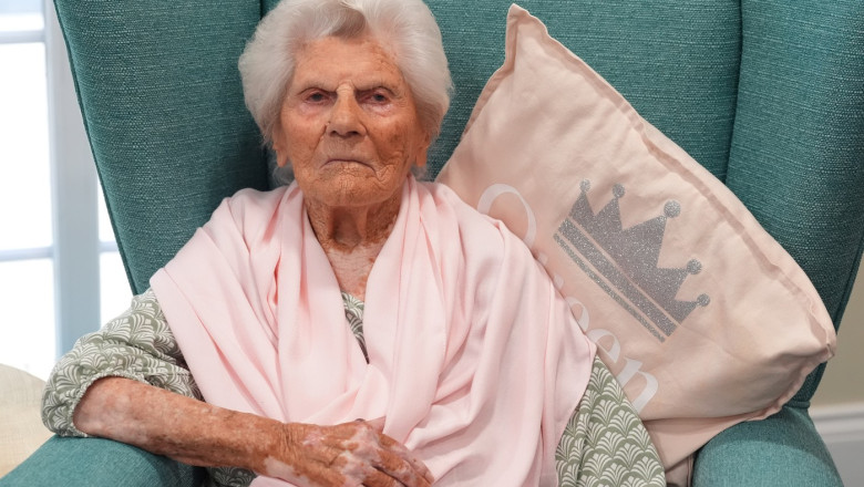 Cea mai vârstnică persoană din lume, Ethel Caterham, împlineşte 117 ani. A condus mașina până la 97 de ani