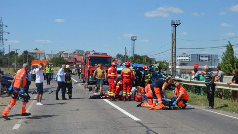 Brăila: Accident grav pe DN 2B, doi morţi și patru răniţi, trei copii