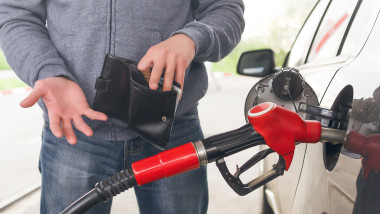 Video Paradoxul carburanților: Țările vecine cu importuri masive au prețuri mai mici decât România. Cum explică specialiștii